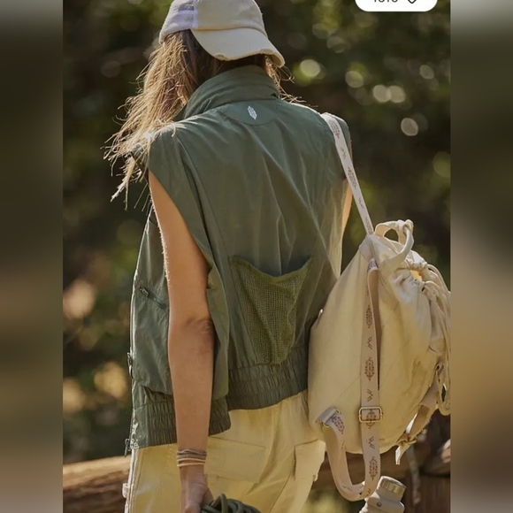 Free People movement off the grid vest army green Hiking - mayfly Large Nwot - Picture 3 of 11